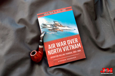  "Air War Over North Vietnam. Operation Rolling Thunder, 1965–1968" ("La guerra aérea sobre Vietnam del Norte. Operación Rolling Thunder, 1965-1968")