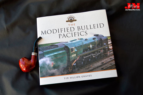 "The Modified Bulleid Pacifics. How Ron Jarvis Reconstructed the Bulleid Pacifics" (Los Pacifics de Bulleid modificados. Cómo Ron Jarvis reconstruyó los Pacifics de Bulleid)