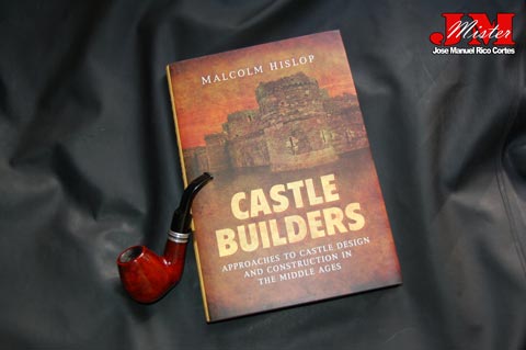  "Castle Builders. Approaches to Castle Design and Construction in the Middle Ages" (Constructores de castillos. Enfoques para el diseño y la construcción de castillos en la Edad Media)