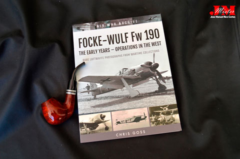 "Focke-Wulf Fw 190. The Early Years - Operations Over France and Britain." (Focke-Wulf Fw 190. Los primeros años. Operaciones en Francia y Gran Bretaña.).