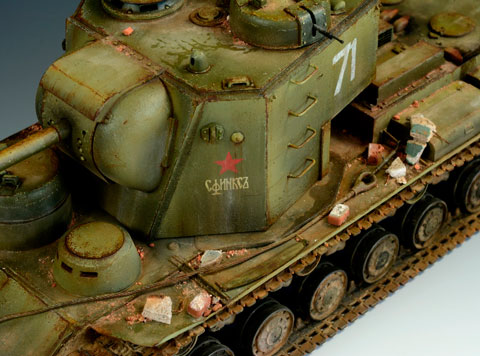 Maqueta a escala 1/35 en plástico inyectado y complementada con fotograbados de la marca Trumpeter del modelo de tanque soviético, KV-5 Super Heavy Tank. 