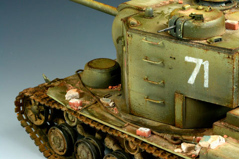 Maqueta a escala 1/35 en plástico inyectado y complementada con fotograbados de la marca Trumpeter del modelo de tanque soviético, KV-5 Super Heavy Tank. v