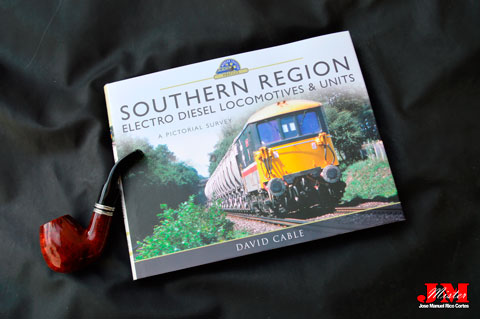 "Southern Region Electro Diesel Locomotives and Units. A Pictorial Survey" (Locomotoras y Unidades Electro Diésel de la Región Sur. Una encuesta pictórica)