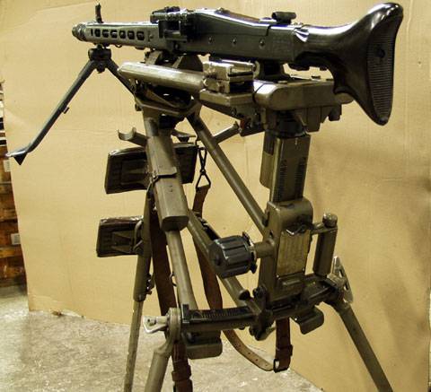 La MG42 pesaba 20 kg con tripode