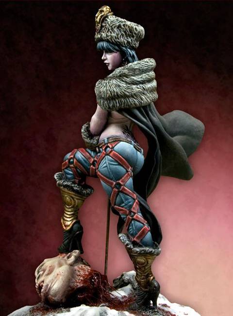 Figura en metal blanco de la casa de miniaturas, Pegaso models, a escala 1/32 representando a una bella guerrera,  Nokjagerin. 