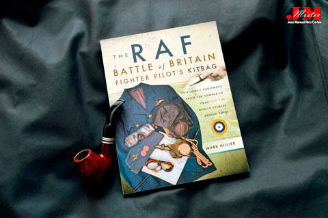 "The RAF Battle of Britain Fighter Pilots Kitbag" (Mochilas  de los Pilotos de Combate de la RAF en la Batalla de Inglaterra)