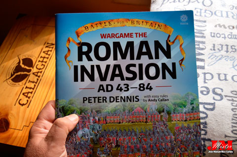 Proyecto Recortables Ejército Romano Imperial en Cartulina - Escala 28mm. Libro de recortables de Andy Callan y Peter Dennis "Wargame the Roman Invasión AD 43" de la Serie Batlle for Britain"
