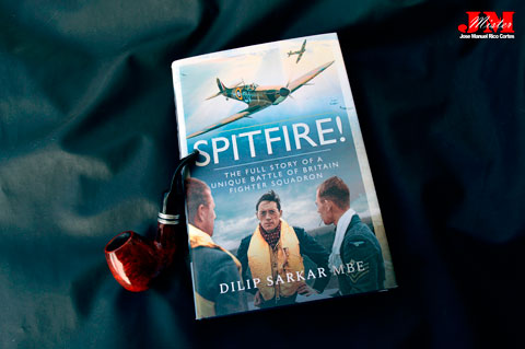 "Spitfire. The Full Story of a Unique Battle of Britain Fighter Squadron" (La historia completa de un escuadrón de combate único durante la batalla de Gran Bretaña)