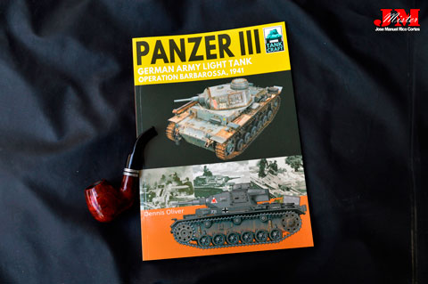 "TankCraft 27 - Panzer III - German Army Light Tank. Operation Barbarossa 1941" (Tanque ligero del ejército alemán. Operación Barbarroja 1941.)