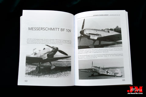 "Luftwaffe Training Aircraft" (Aviones de entrenamiento de la Luftwaffe)