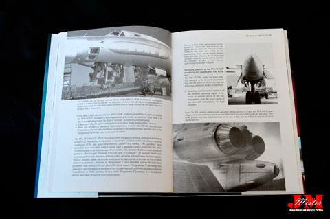 "Tupolev Tu-22 Blinder. Supersonic Bomber, Attack, Maritime Patrol and Electronic Countermeasures Aircraft". (Bombardero supersónico, avión de ataque, patrulla marítima y contramedidas electrónicas.)