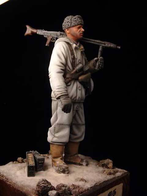 figura de un soldado alemán ( servidor de ametralladra )en el frente - Foto 1 