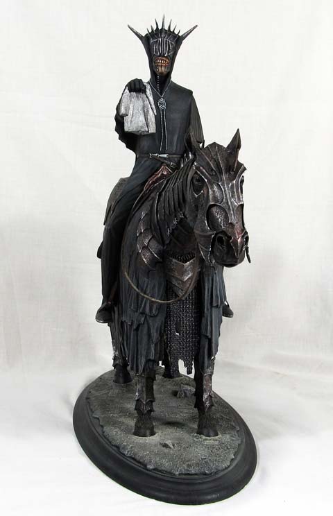 Figura a caballo en resina y vinilo a escala de 1/6 , representando al mensajero oscuro de Mordor llamado Boca de Sauron.  