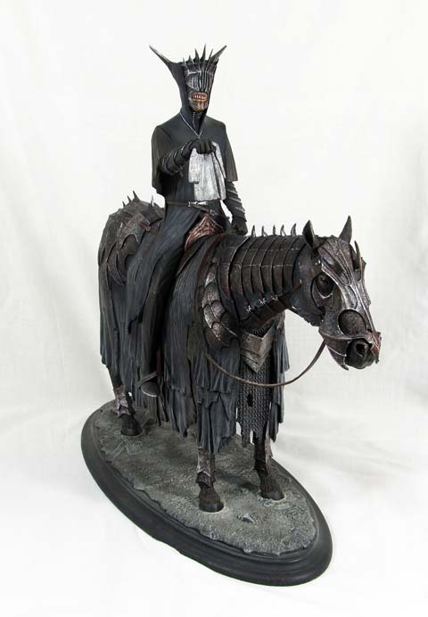 Figura a caballo en resina y vinilo a escala de 1/6 , representando al mensajero oscuro de Mordor llamado Boca de Sauron.  