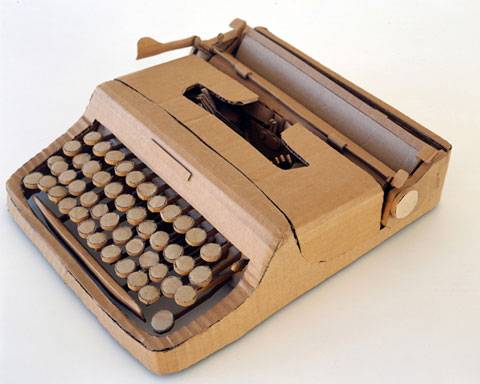Máquina de Escribir de Carton a escala 1:1