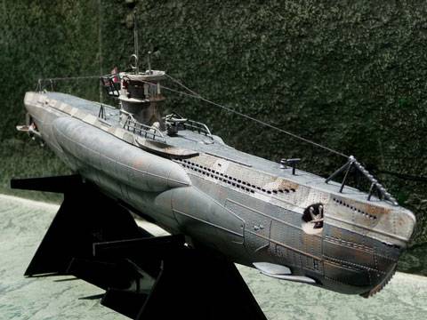 Submarino DKM U-201 - Escala 1/144.