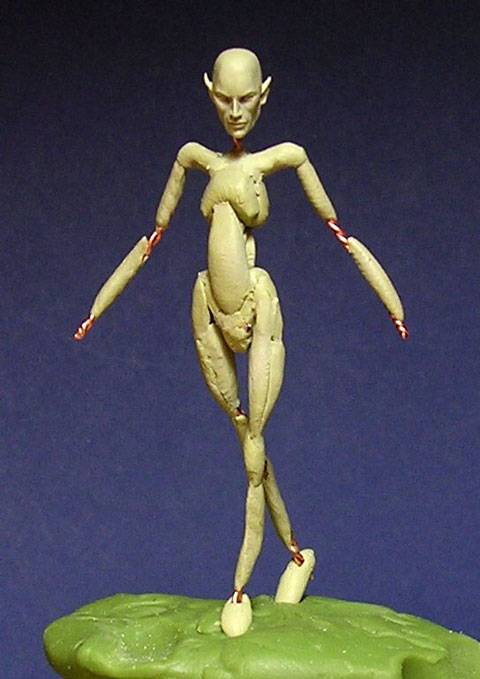 Figura de un Elfo modelado con masillas Milliput y Duro - Paso 1