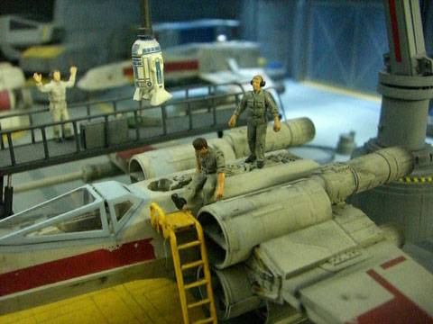 Reparacion de X-Wing en Hangar - Base Rebelde de Star Wars
