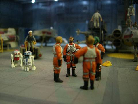 Reunion de pilotos en el Hangar - Base Rebelde de Star Wars