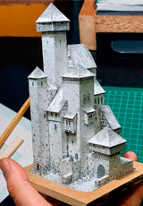 Recortable de papel o cartulina de un Castillo Medieval a una escala aproximada de 1/250.