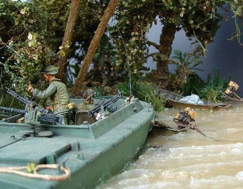 Diorama de un grupo de lanchas de asalto en busca de vietnamitas