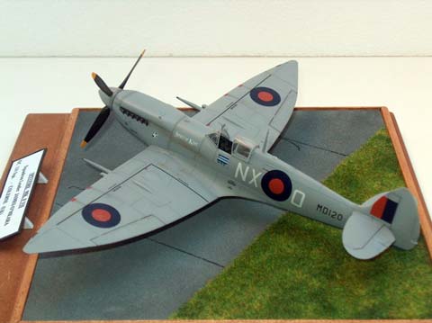 Supermarine Spitfire Mk. F. VII - Escala 1/48