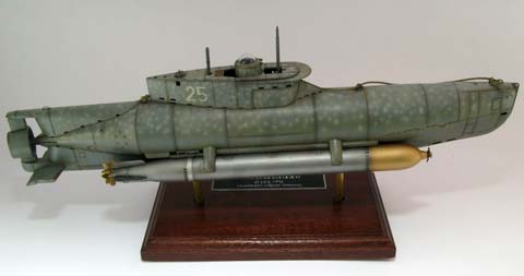Submarino Type XXVIIB/B5 Seehund - Escala 1/35