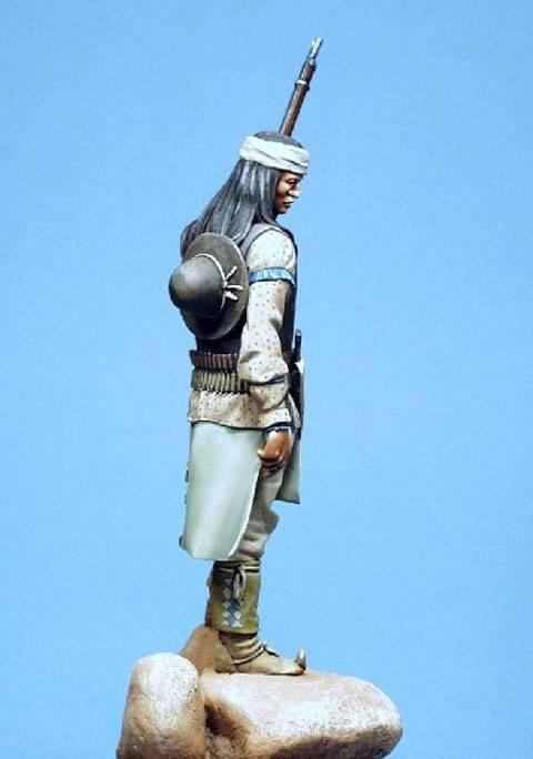Figura del Jefe apache Valerio en el año 1880 de la casa de miniaturas PiliPili a escala de 120 mm